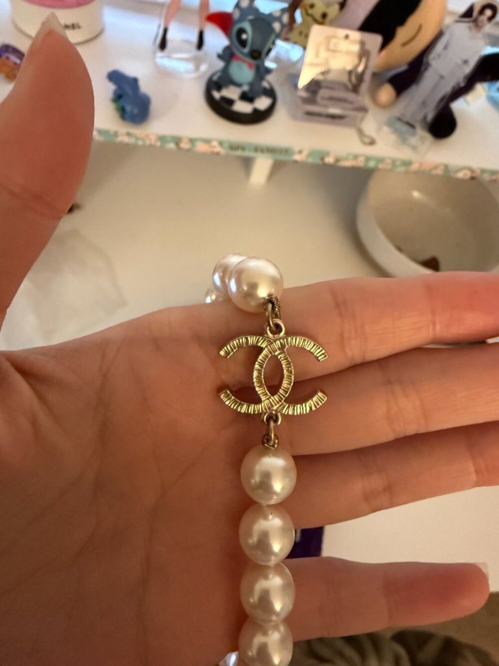 Chanel Faux Pearl CC Choker Necklace Gold Tone Logo Adjustable Excellent Conditi - Picture 4 of 6